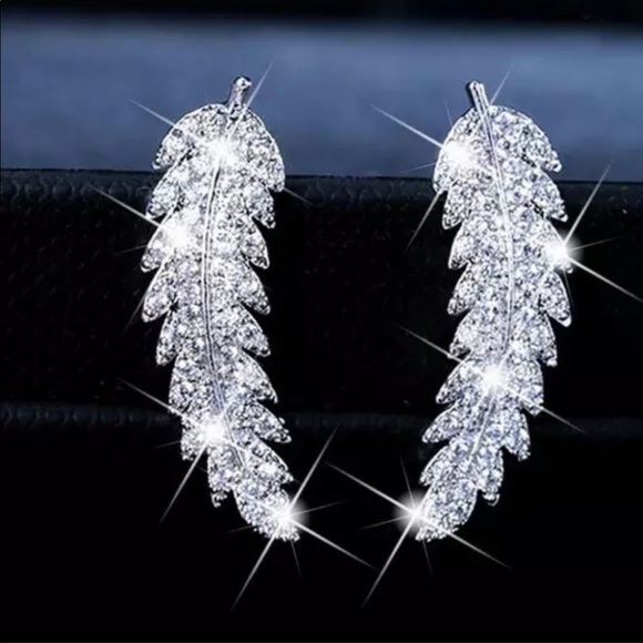 925 STERLING SILVER LEAF EARRINGS, NICE EARRINGS, CUTE EARRINGS - Picture 3 of 5